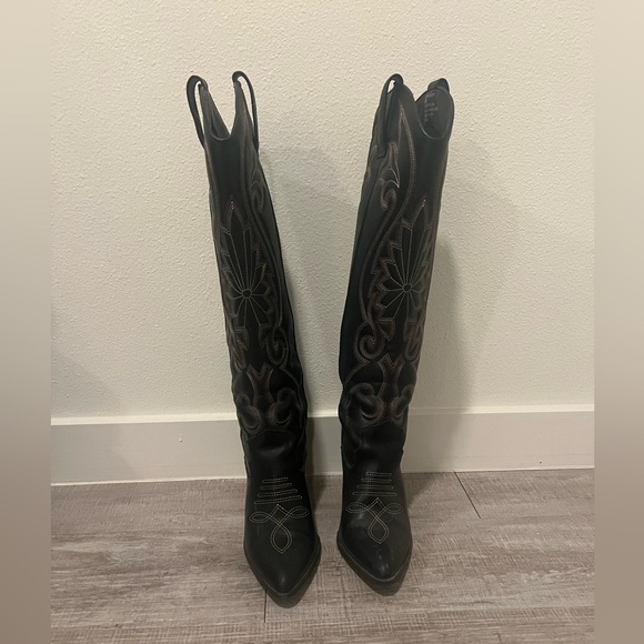 Steve Madden Lasso Women's Black
Embroidered Western Cowboy Boots - Picture 8 of 13